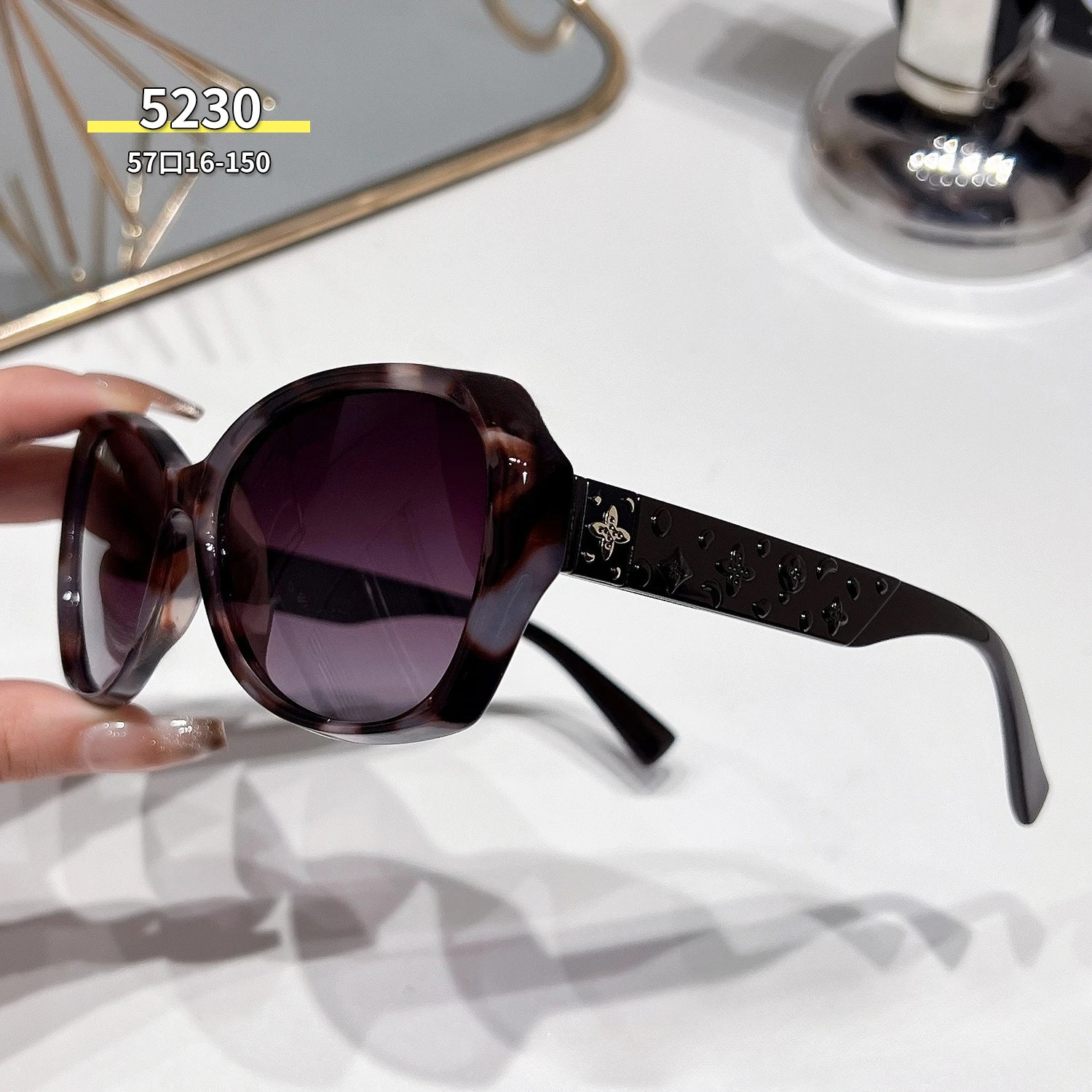 

2025 New Fashion Polarized Sunglasses Small Frame High-End UV400 Protection Driving Outdoor Glasses Luxury Trendy Shades
