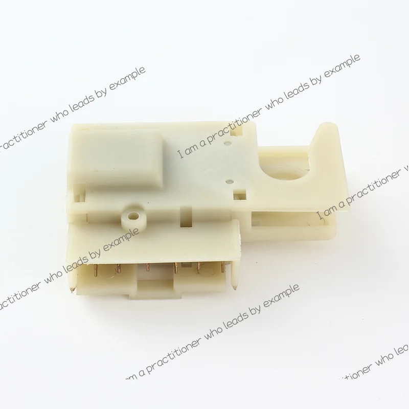 

Auto General Motors brake light switch 15038393, 15125874, 15128874