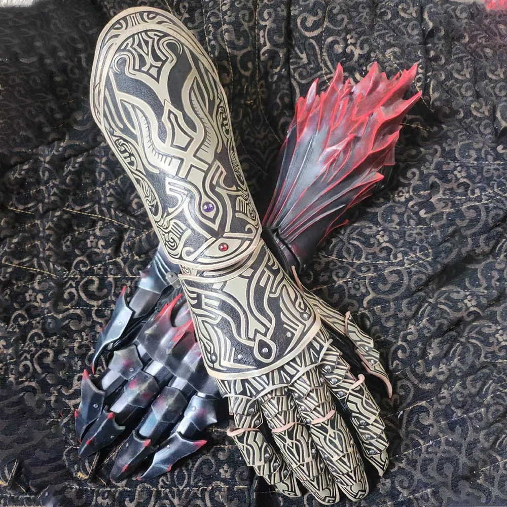 

A custom leather right-hand glove for knights, engraved with patterns, suitable for ballroom attire, crafts, or as a gift.