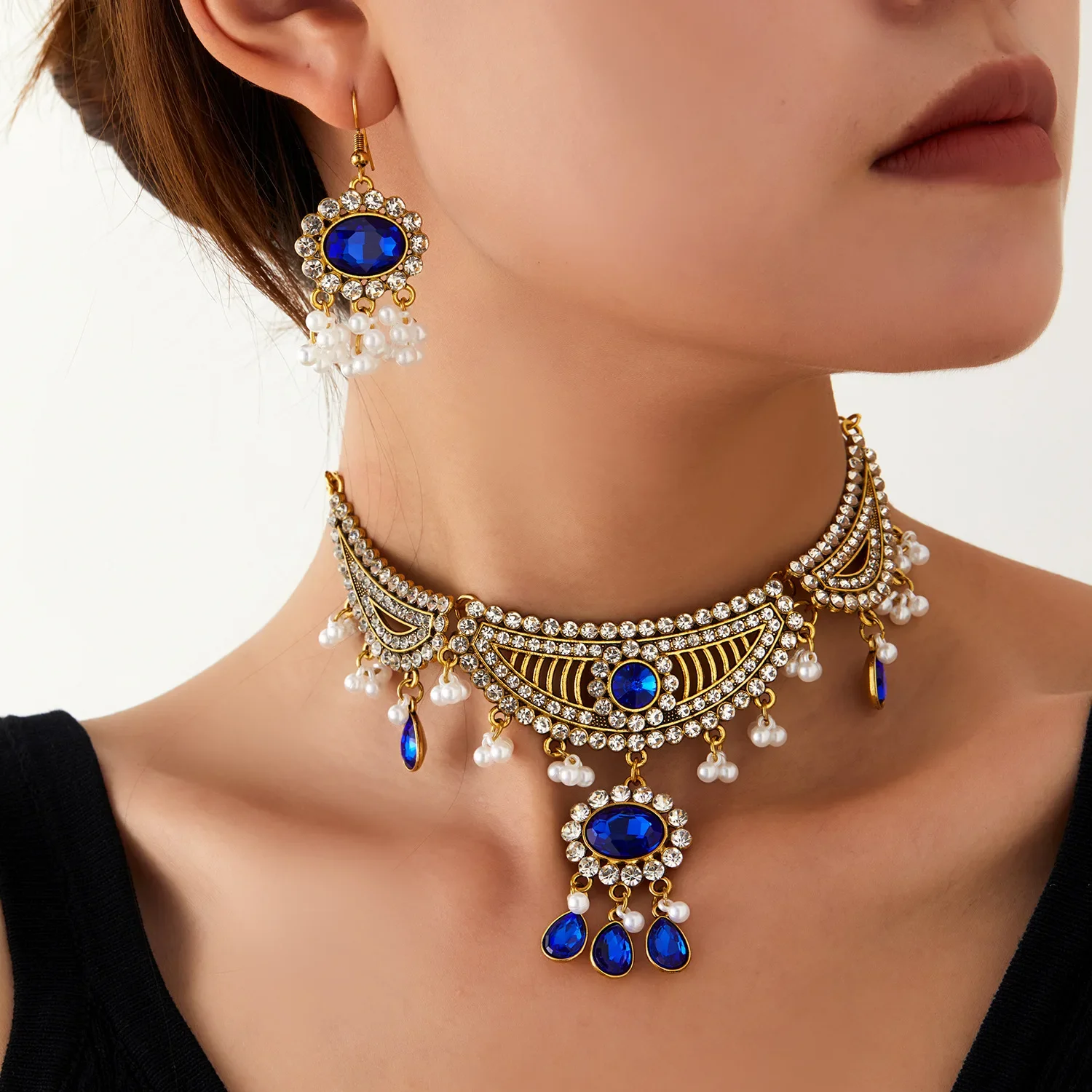 Court Style 2Pcs Necklace Set European American Popular Jewelry Retro Ethnic Diamond Choker Earrings for Women Party Accessory