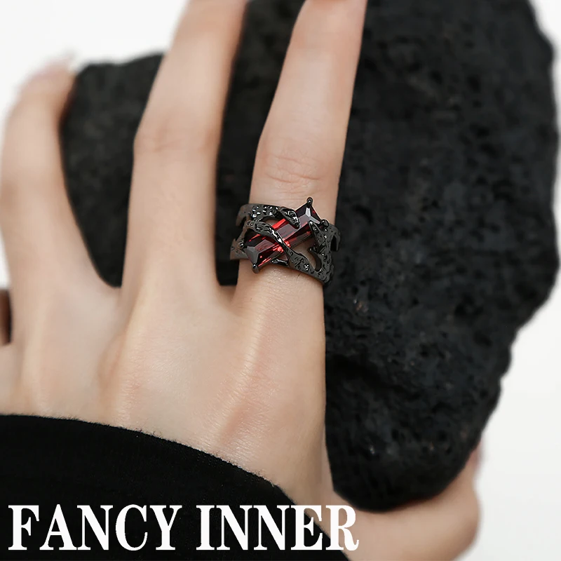 New Punk Black Rings Thorns Vine Twine Red Rhinestones Hollow Unsex Couple Finger Ring for Women Men Jewelry