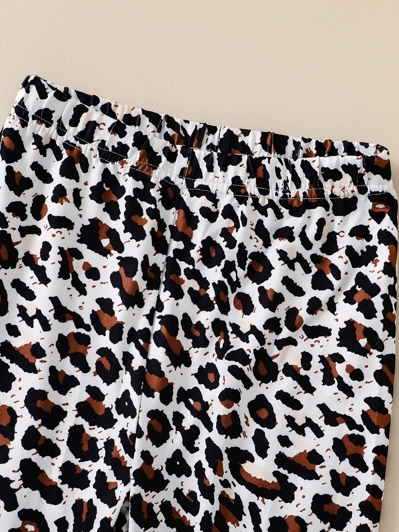 Children's clothing, girls' autumn fashion two-piece set, white round neck cartoon printed long sleeved+leopard print slim pants image 5