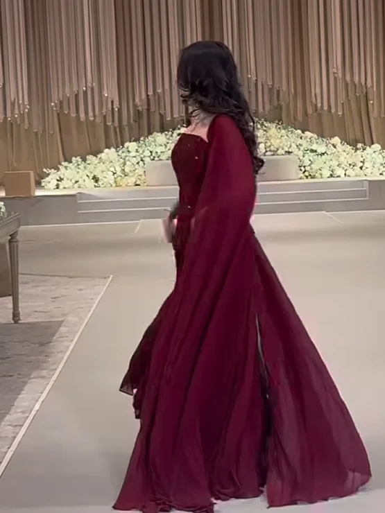 Vestido de noche color borgoña, vestido de fiesta de Arabia Saudita, mangas casquillo con cordones en la espalda, tren de barrido, cuentas importantes, se acepta hecho a medida
