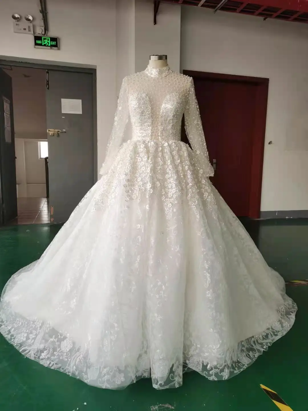 Customized link-Exquisite Long Sleeves Wedding Dress Sparkly Appliques Party Bridal Slim Gown For Women 2024