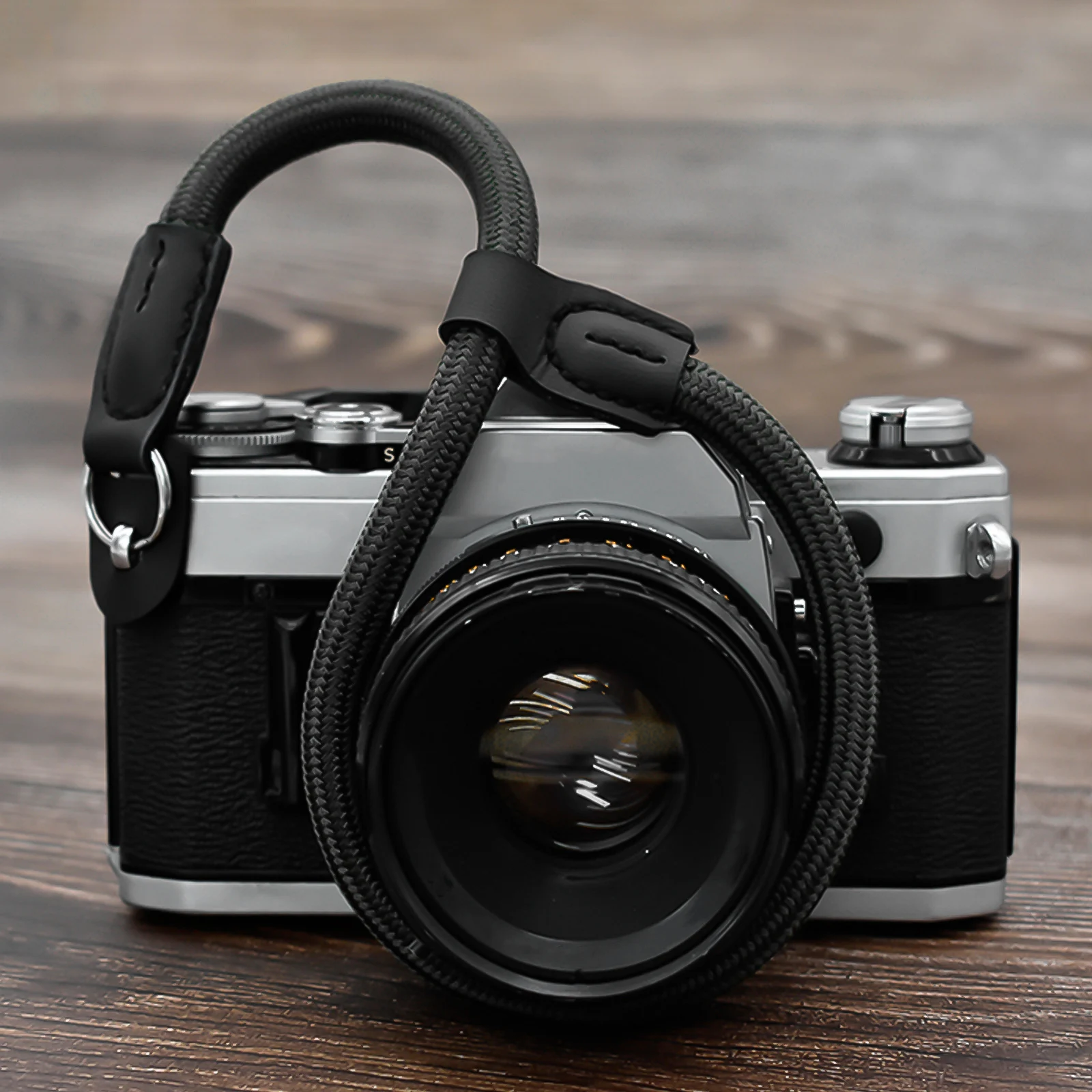 

1Pcs Camera Wrist Strap Adjustable Comfortable Camera Wrist Rope Hand Grip Chic Hanging Lanyard for Mirrorless and Digital