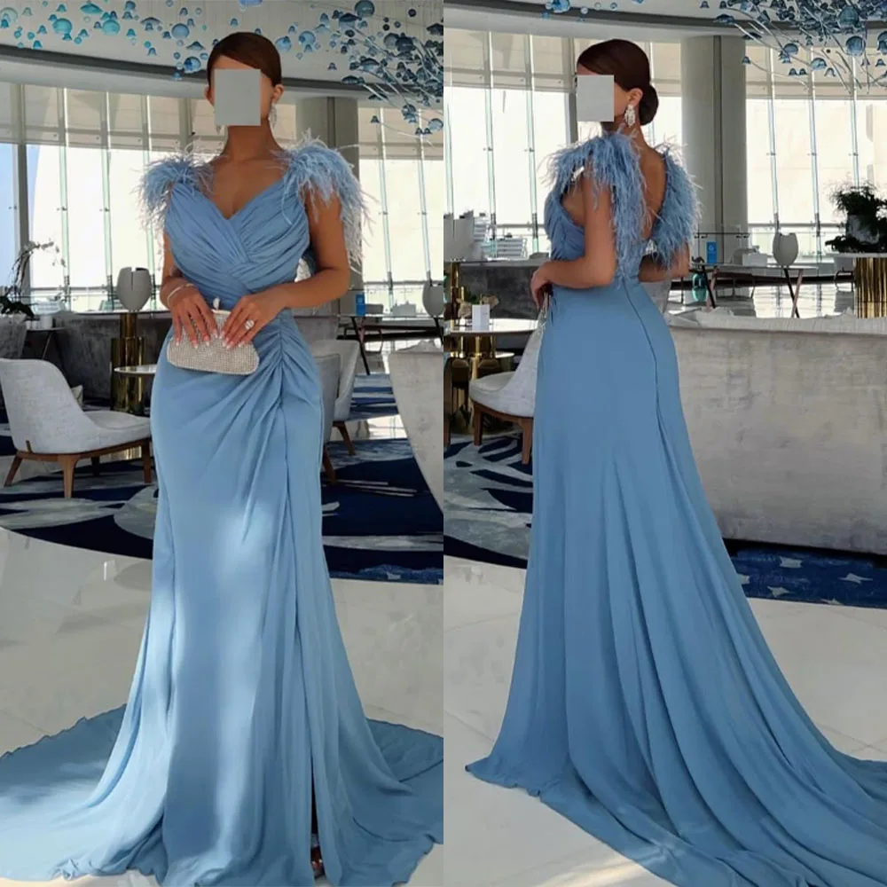جودة عالية مخصصة ريشة الأزرق مطوي ذيل صغير أكمام المرأة الخامس الرقبة فساتين الزفاف ألف خط فساتين سستة يصل القطار