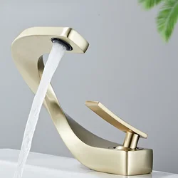 Brass Bathroom Basin Faucet Hot and Cold Water Washbasin Taps Creative Luxury Sink Faucet Deck Mounted Torneira Banheiro Vintage