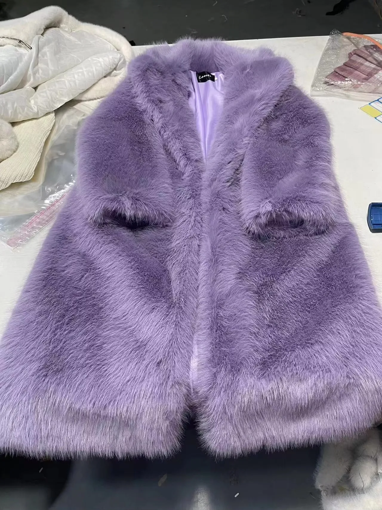 ขนาดใหญ่ฤดูหนาว Faux FUR Coat ผู้หญิงหรูหราหลวมยาวเสื้อขนสัตว์ตุ๊กตา WARM หญิงตุ๊กตาขนสัตว์สีม่วง OverCoat Outerwear