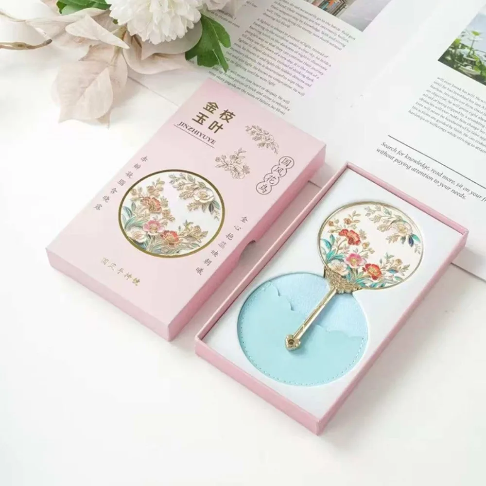 

Creative Long Handle Makeup Mirror Chinese Style Portable Cosmetic Mirror Metal Vintage Handheld Mirror Tourist Souvenirs