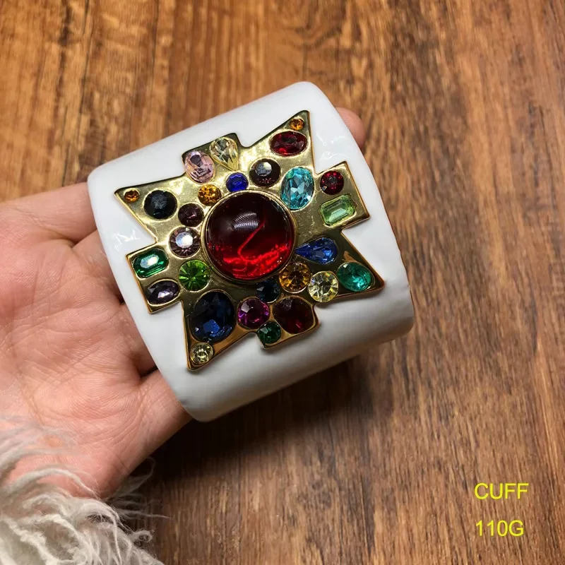 

Retro Large Bracelet with Real Gold Plated White black Enamel Glaze Colored Gemstone Glass Inlaid Temperament Bracelet