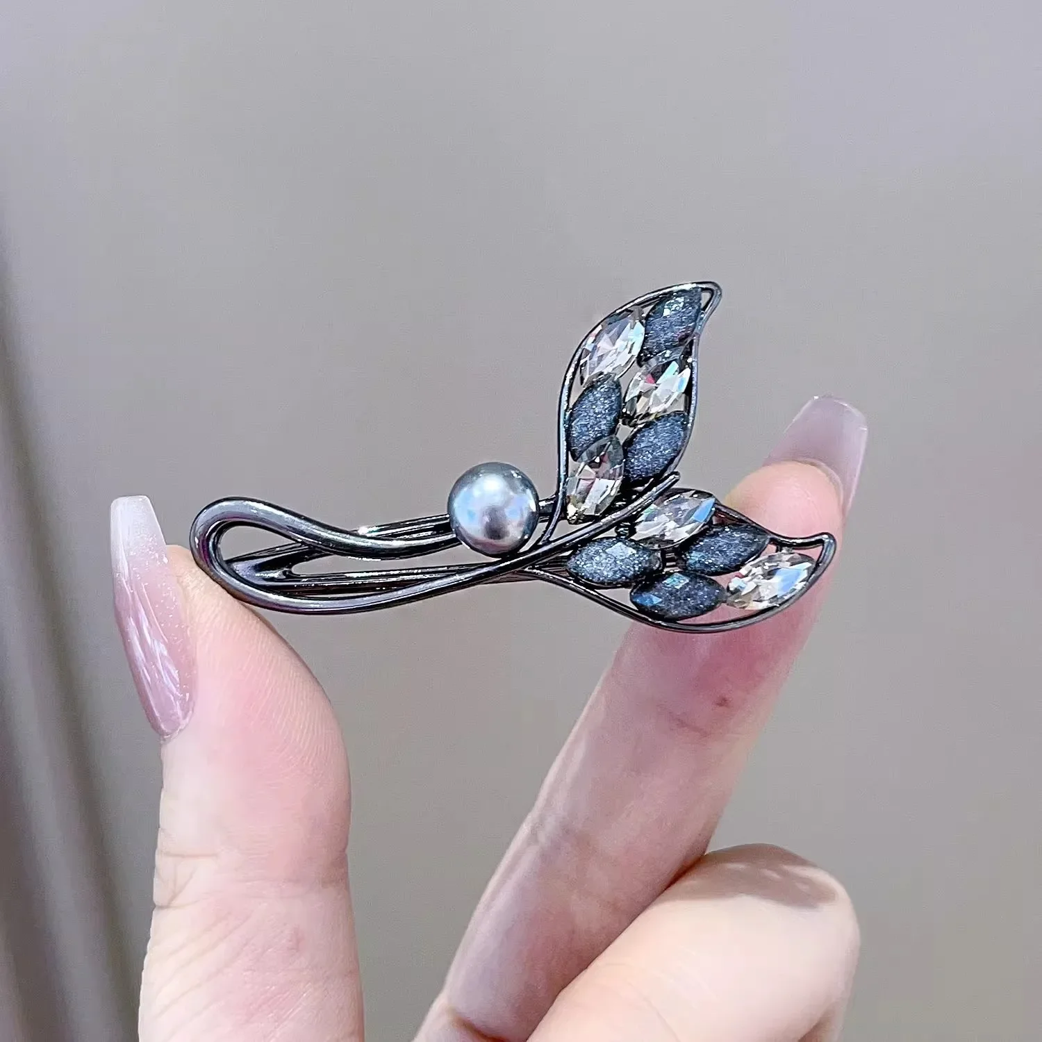 Fee Kristall Strass Fischschwanz Haarspange Exquisite Damen Pony Seitenclip Perle Entenschnabel Clip Mode Niedliche Haar-Accessoires