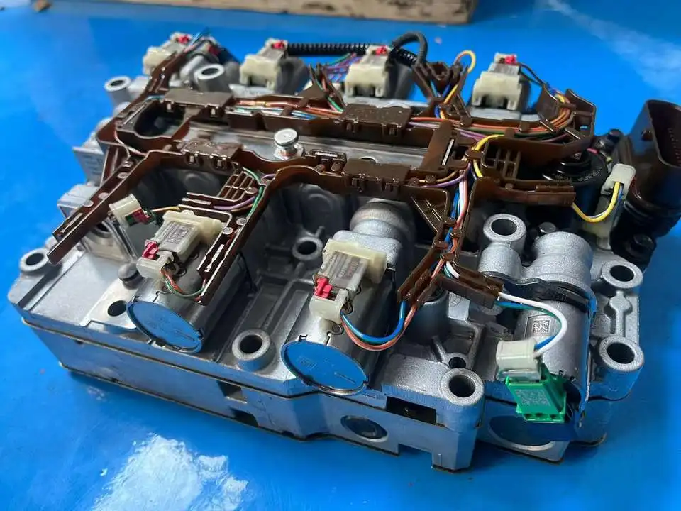 8F24 8F35 8 سرعات أجزاء ناقل الحركة الأوتوماتيكي صمام الجسم الجمعية لفورد إسكيب إيدج