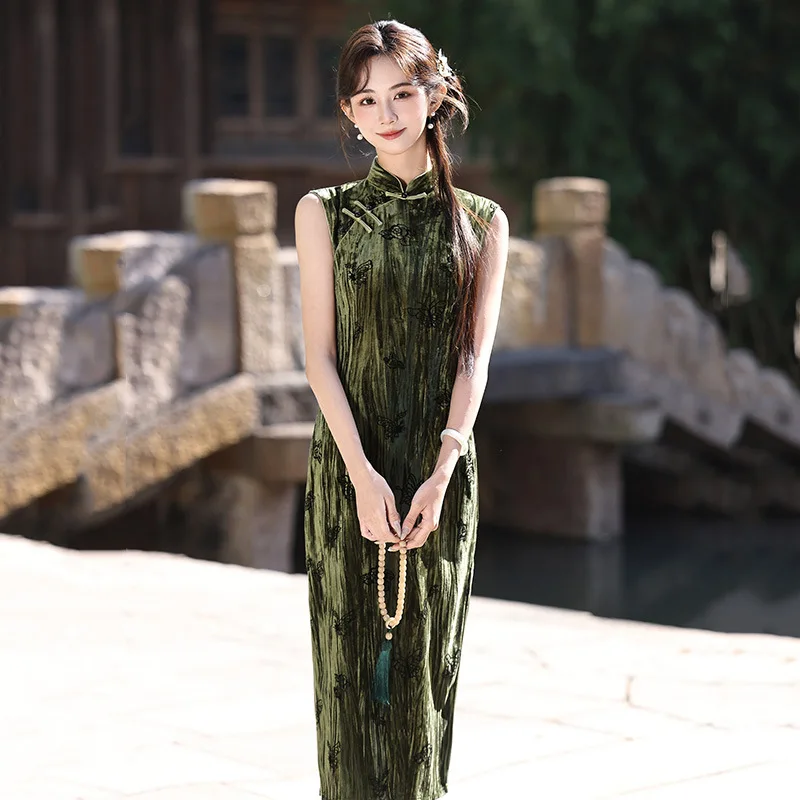 

Green Velvet National Style New Chinese Long Style Improved Cheongsam Women's 2026 Young Retro Spring/Summer Qipao