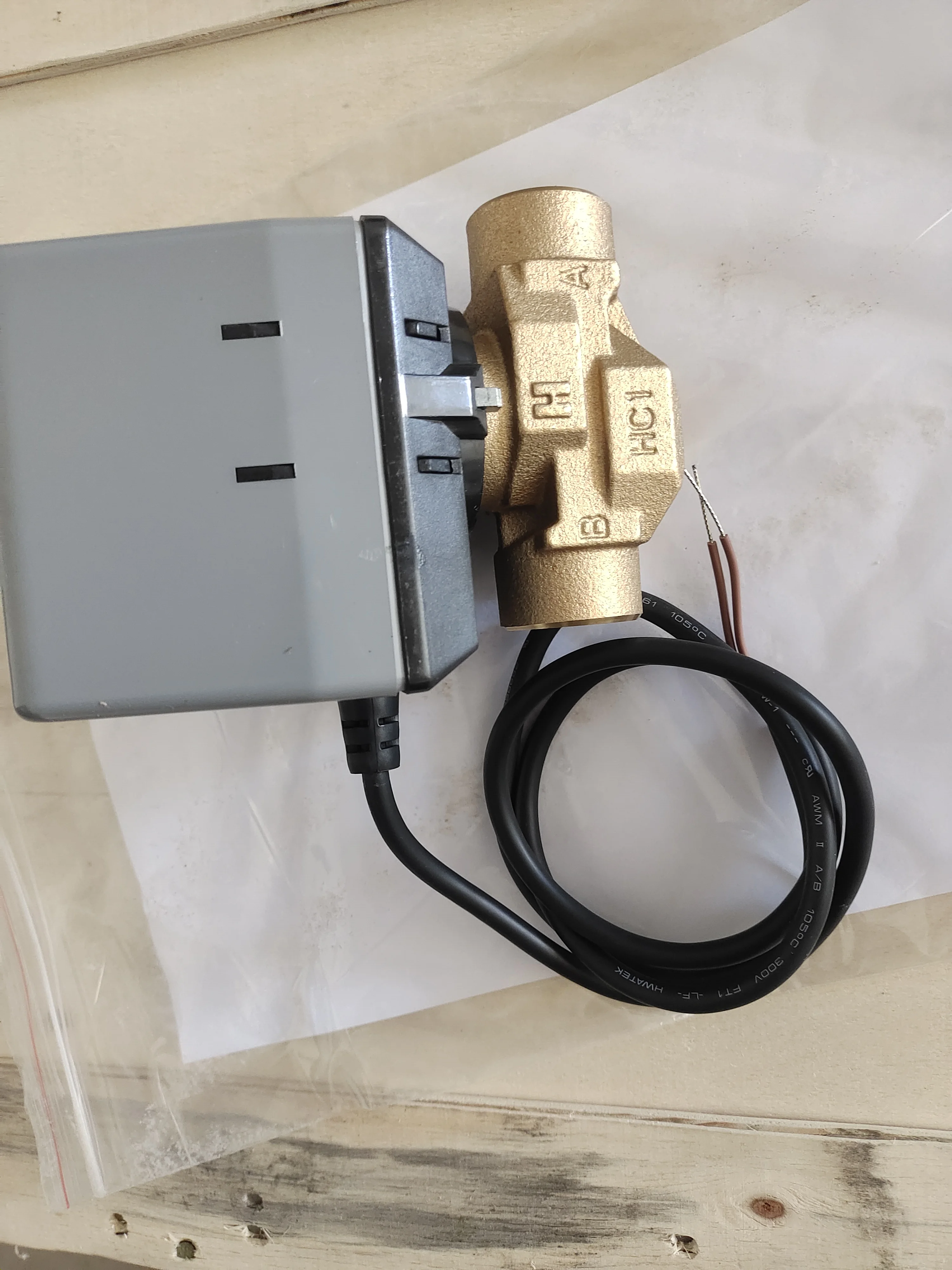 Honeywell VC4043AP1000T DN25 Fan Coil Atuador elétrico de duas válvulas VC4043