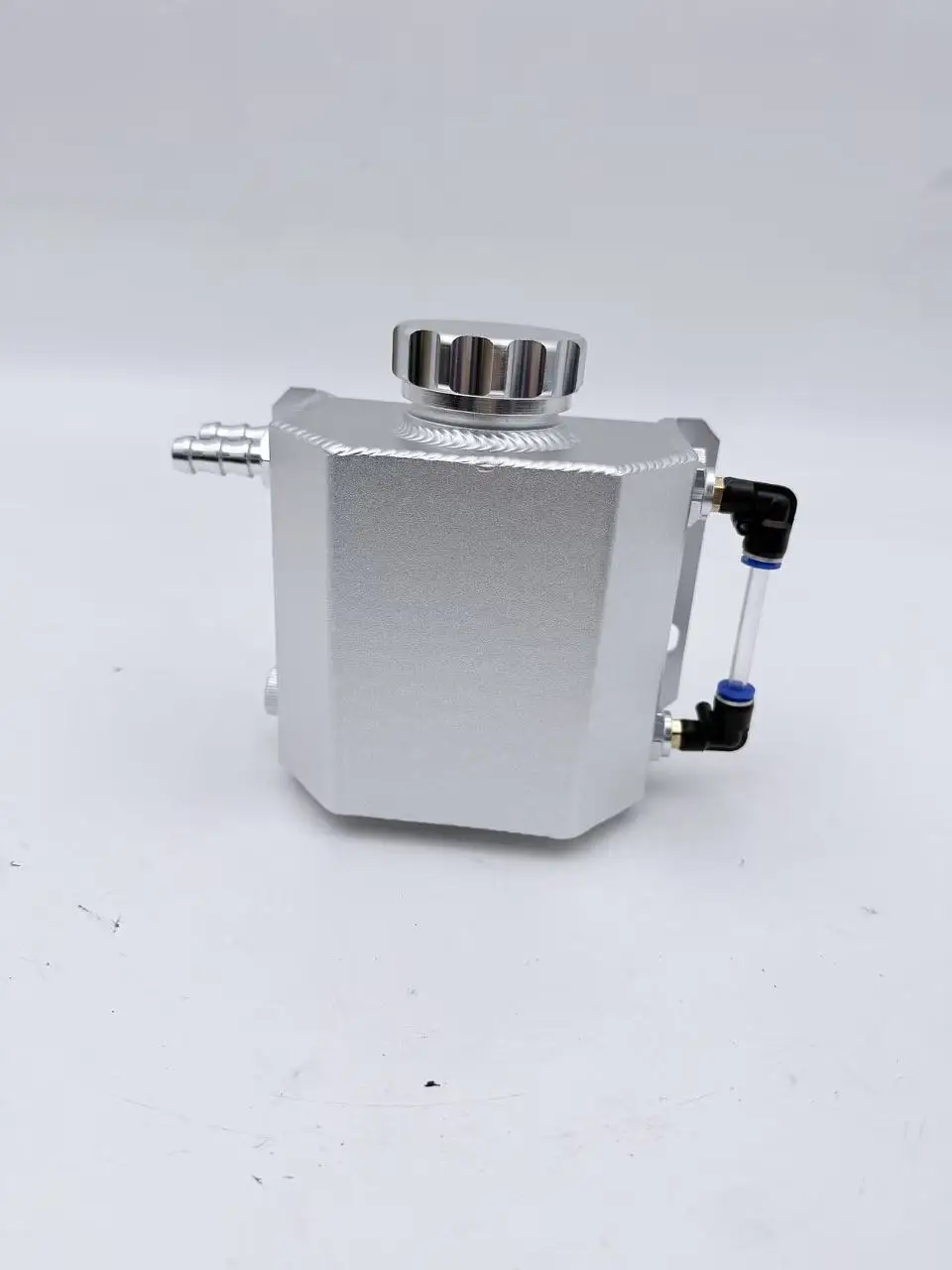 1L Universal Aluminum Oil Catch Can Tank, Baffled Oil Separator Reservoir Pot with Level Indicator for Car Engine Modification - view 3