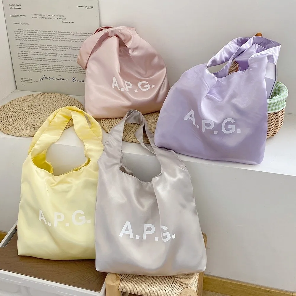 

Атласная сумка через плечо в девичьем стиле, атласная перламутровая сумка в свежем стиле, корейская версия, большая сумка кремового цвета, милая японская сумка