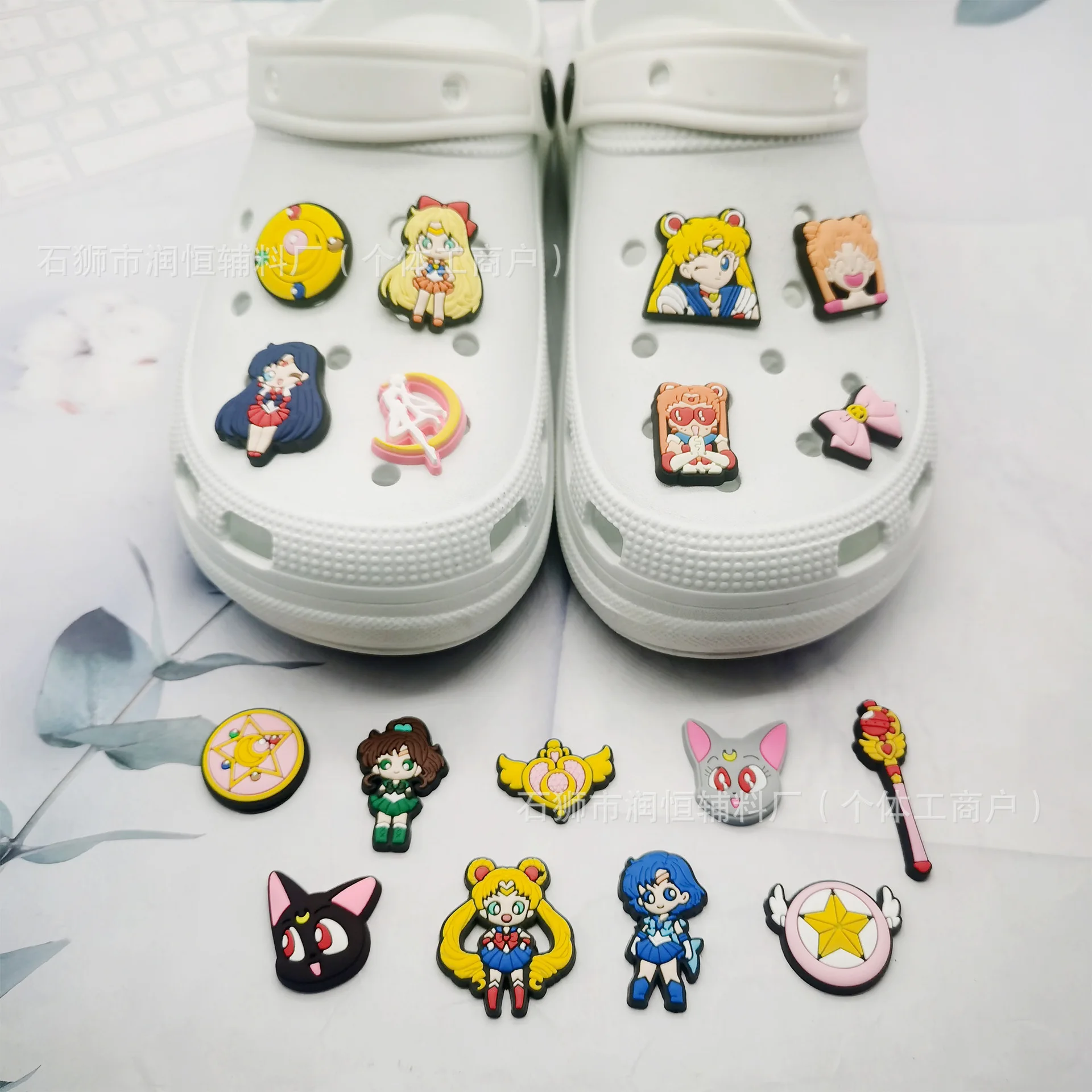 Niedliche, weiche PVC-Schuhcharms, Cartoon-Mädchen-Dekoration, DIY-Schuhschnallen-Zubehör für Garten-Clogs und Armband-Dekoration