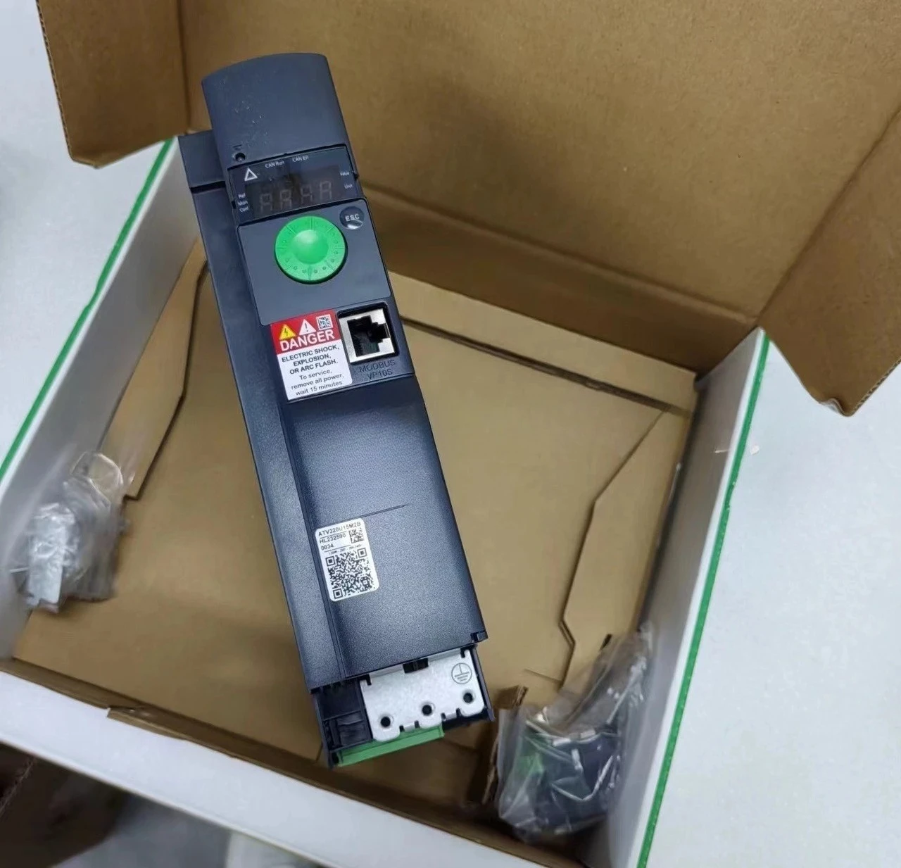 

Для 320 ATV320U04N4B 0.37kW-1/2HP, 380-500V, б/у, разобранный