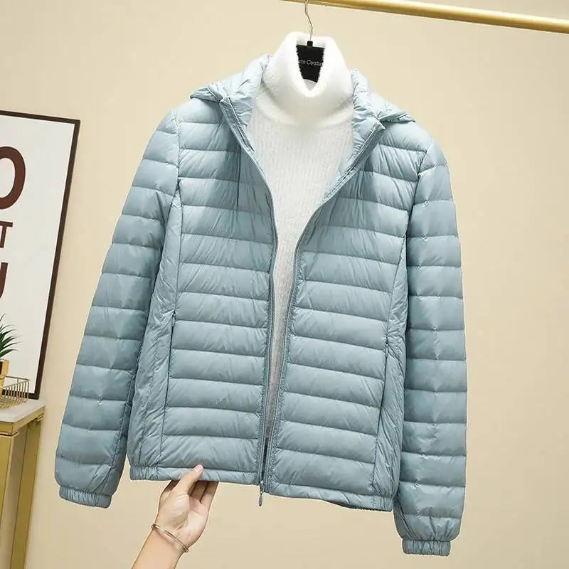 

Schinteon женская сверхлегкая куртка на 90% белом утином пуху со съемным капюшоном осень-зима тонкая верхняя одежда портативное хранилище 2024 новинка