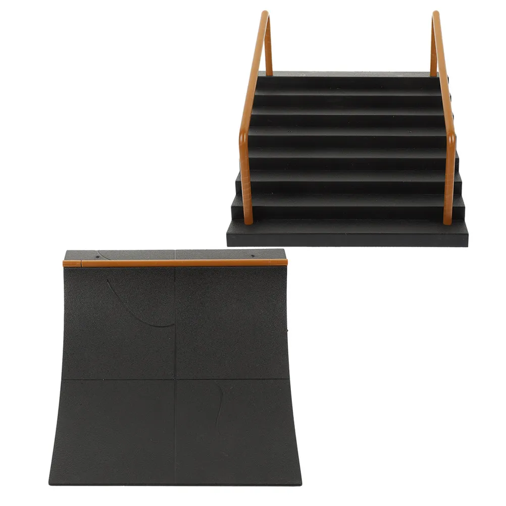 

Набор из 2 высококачественных пластиковых рамп для фингерборда, комплект препятствий для фингер-скейтборда для развития навыков и тренировки координации