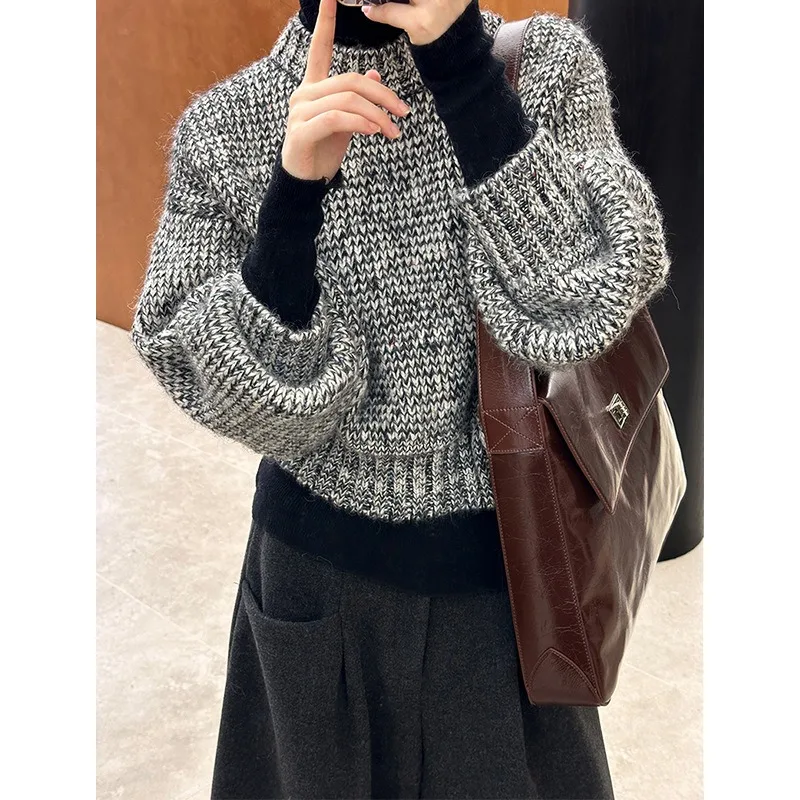 

2025 Autumn/Winter New Style Lazy Style Loose Casual Thick Thread Black and White Pullover Sweater Knitwear