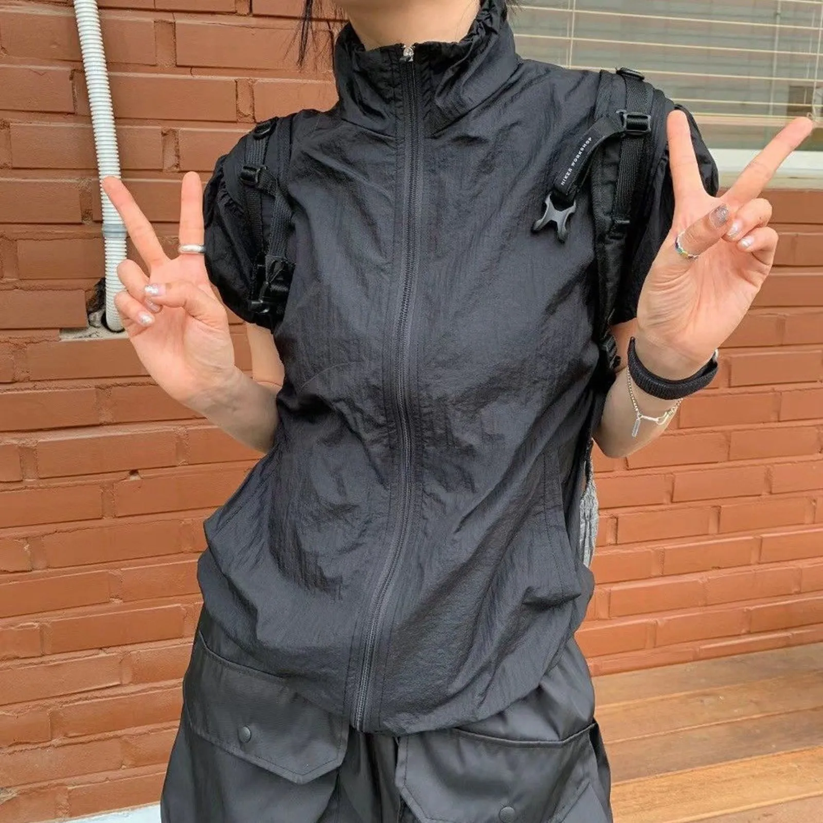 

New Street Retro Top Shirts Camping Thin Zipper Stand Up Neck Jackets Short Sleeve Sun T Shirt Ins Fashion Summer Top Blouses