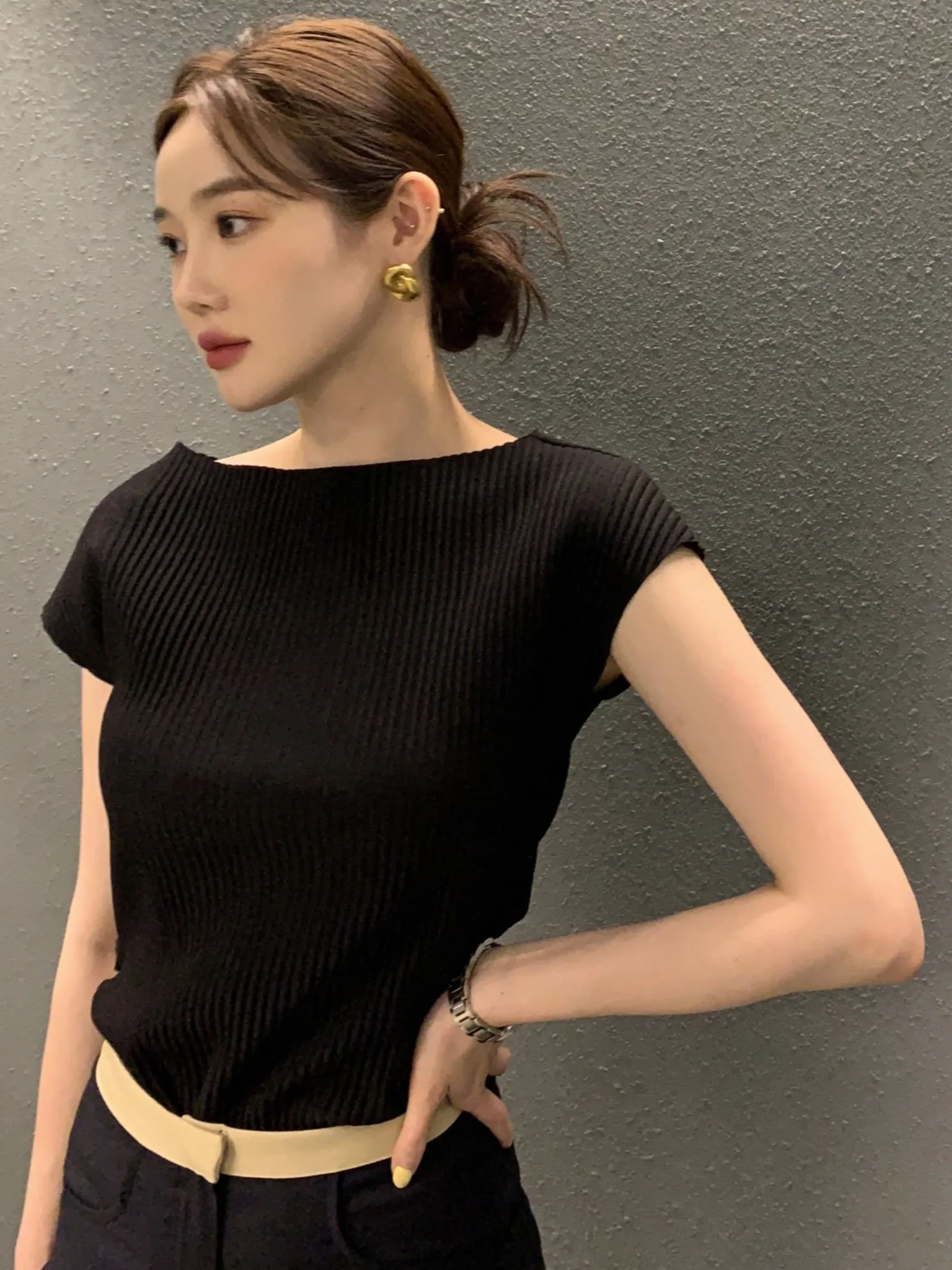 Chic Summer Vintage Small Design Sense Knitwear ort Sve Women's Slimming Split Top Quali Faionable Casual Wear