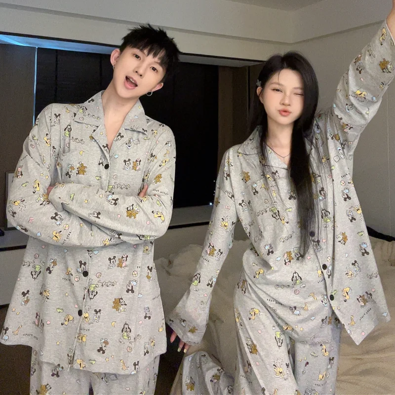 Pijama de pareja de Mickey para hombre y mujer, conjunto de dos piezas con pantalones de manga larga y solapa de algodón, ropa de estar por casa de Disney, novedad de otoño