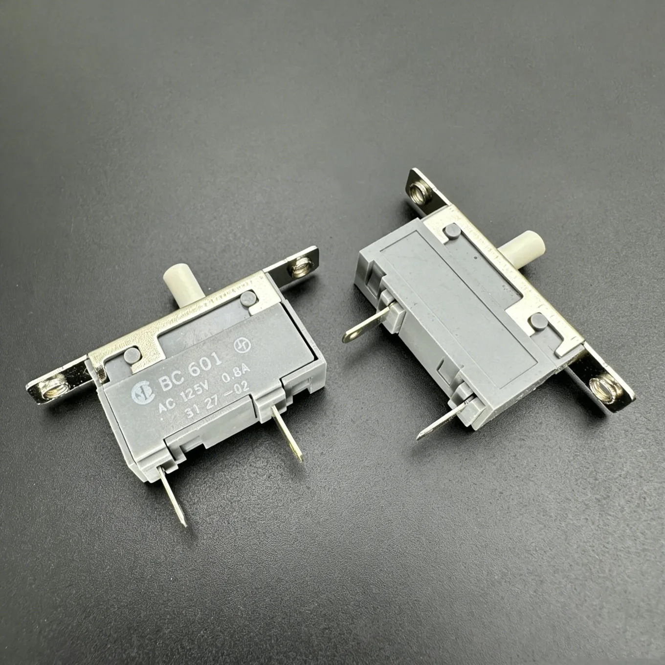 Original new 100% BC601 micro motion detection reset overload protector overload overcurrent trip switch 0.63A 3.15A