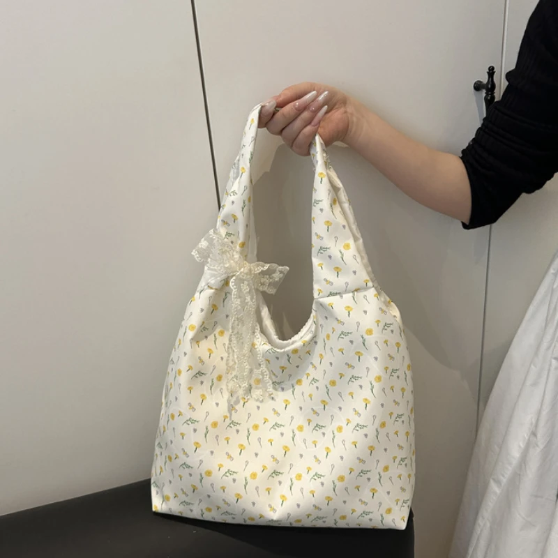 

Пляжная холщовая женская сумка с цветочным принтом, новинка 2025, летняя кружевная декоративная большая вместительная сумка на одно плечо, сумка Сумочка