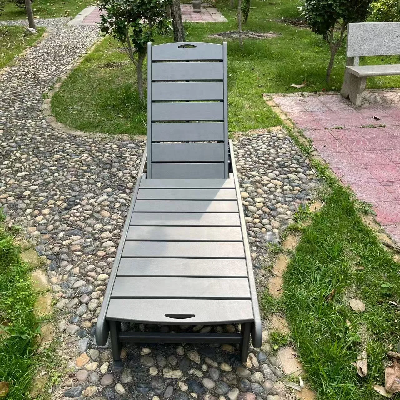 

Modern Versatile HDPE Outdoor Lounger Sun Bed for Pool Courtyard Park or Villa for Outdoor Furniture Sunbed