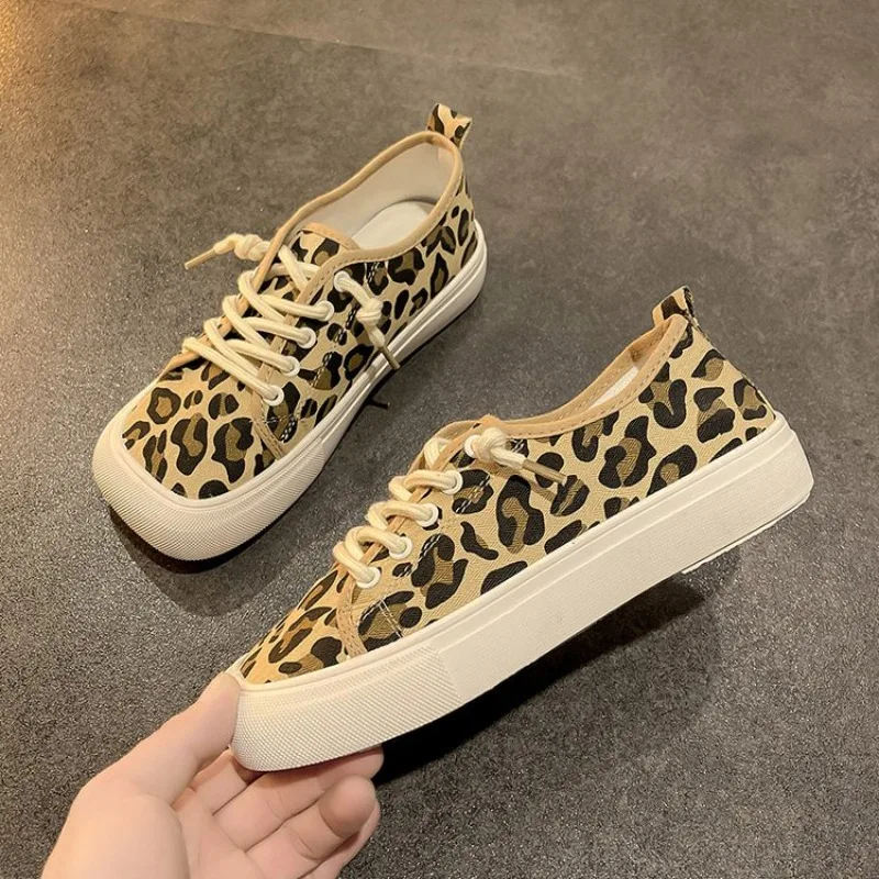 Flat Big Head Canvas Shoes Women 2024 New Spring and Autumn Leopard Color Leisure Sports Students Square Head Board Shoes