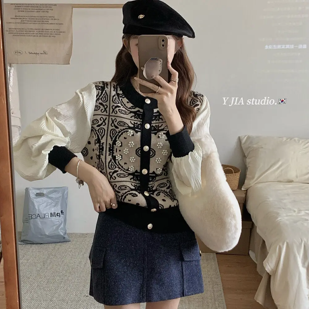 Korean Retro Contrasting Nail Bead Design Fake Two Piece Sweater Women\'s Early Spring 2024 New Round Neck Knitted Cardigan