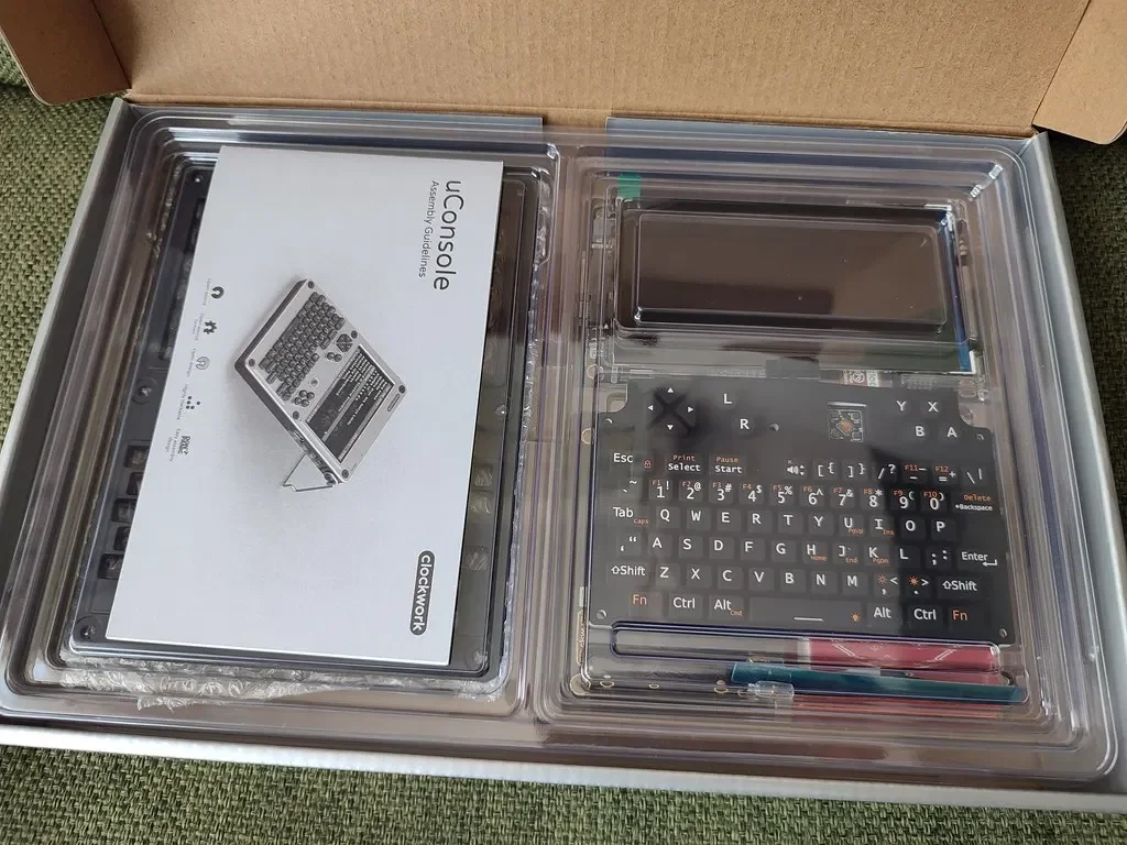 VoltSClockworkPi UConsole Kit RPI-CM4 Lite WiFi + 4G Núcleo Celular Raspberry Pi CM4 104000 Lite Pantalla LCD Venta Al Contado L