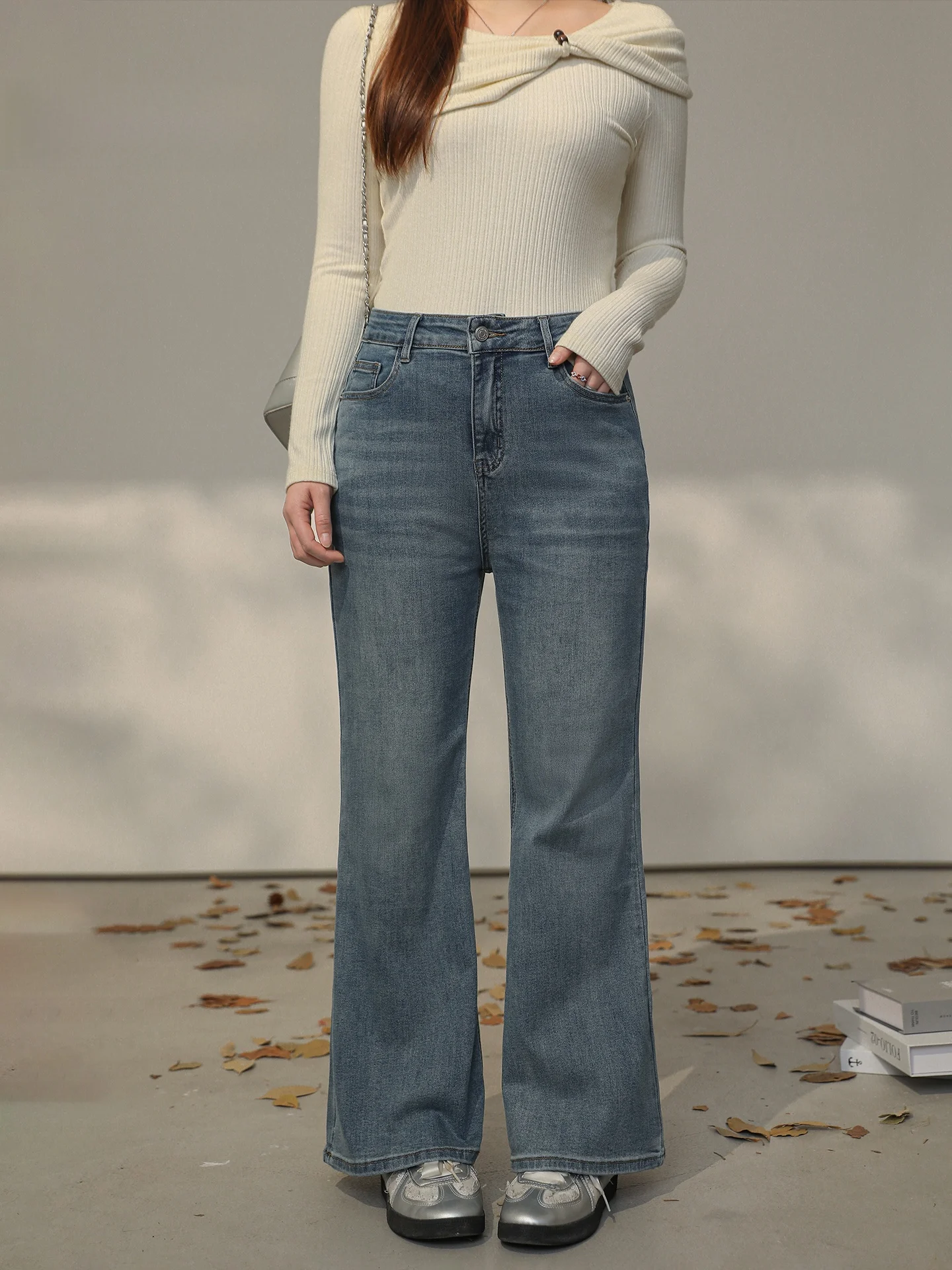 

Джинсы клеш с высокой талией больших размеров для женщин: модные, универсальные, весенние, в корейском стиле, повседневные, из хлопка, полиэстера и спандекса DM00