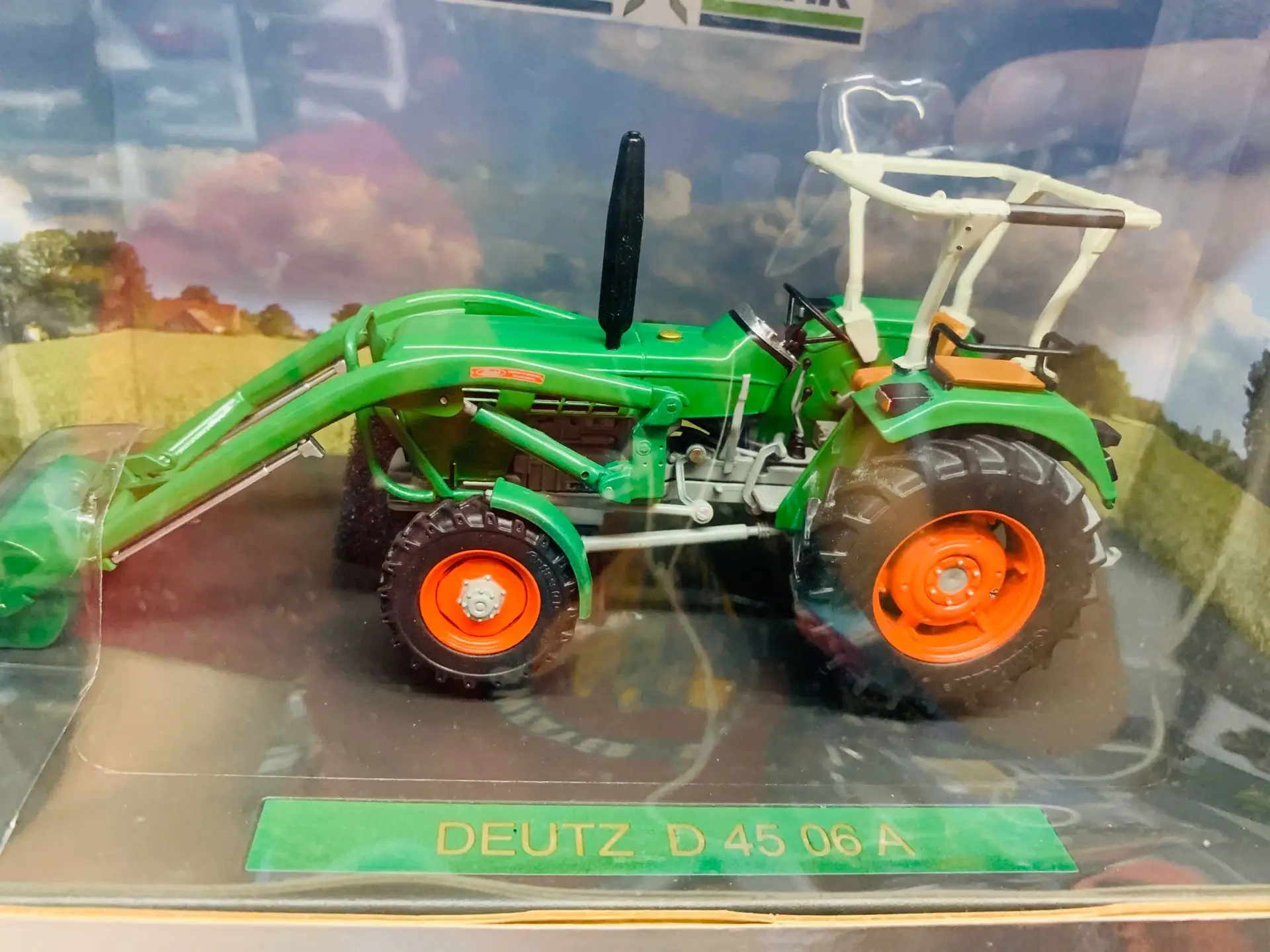 Deutz-Fahr 1050 Deutz D 45 06 A Tractor Farm 1:32 Scale DieCast Model New in Box