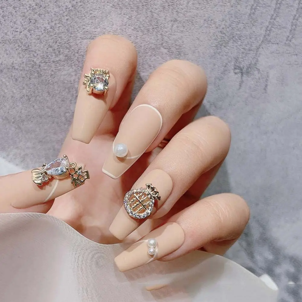 Wykwintny chiński rok tygrysa 2022. Luksusowy nowy rok Nail Art Nail Art Rhinestone DIY Ozdoba do paznokci Biżuteria zodiaku