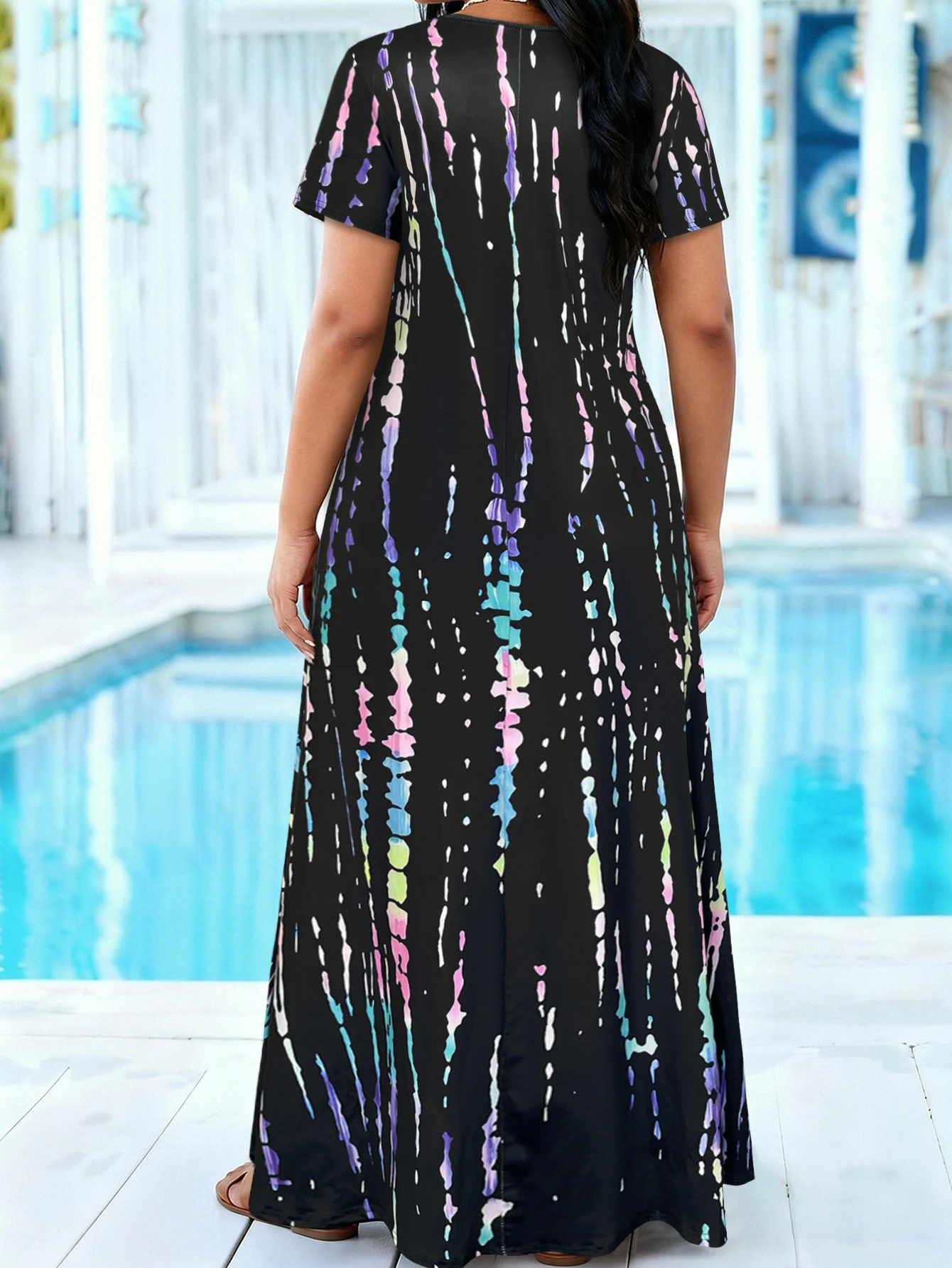 Plus Size Black Multicolor Vertical Streak Print Short Sleeve Maxi Dress, Round Neck Loose Casual Sundress With Side Pockets view 3