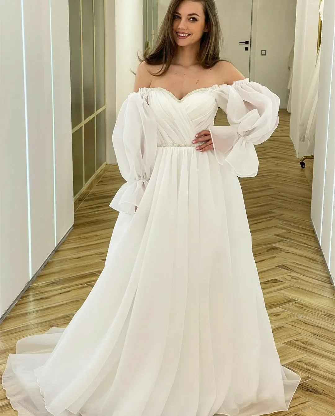 Elegant Line A long sleeve wedding dress with beaded sexy sweetheart backless Sweep Train Beach custom new bridal dress 2024