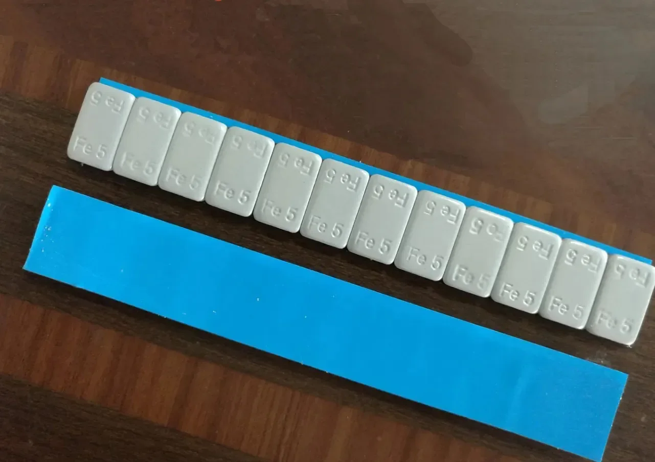 Factory Supply 180g Sticker Car Tyre Weight Car Tire Blocks Coating Fe Stick On Adhesive Wheel