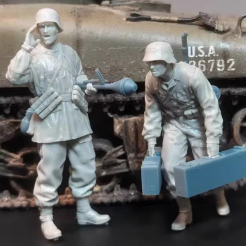 

1/35 Scale Full Resin Figure Model Kit Historical Hobby Miniature 2 People Diorama statuette Unassembled and Unpainted Toy