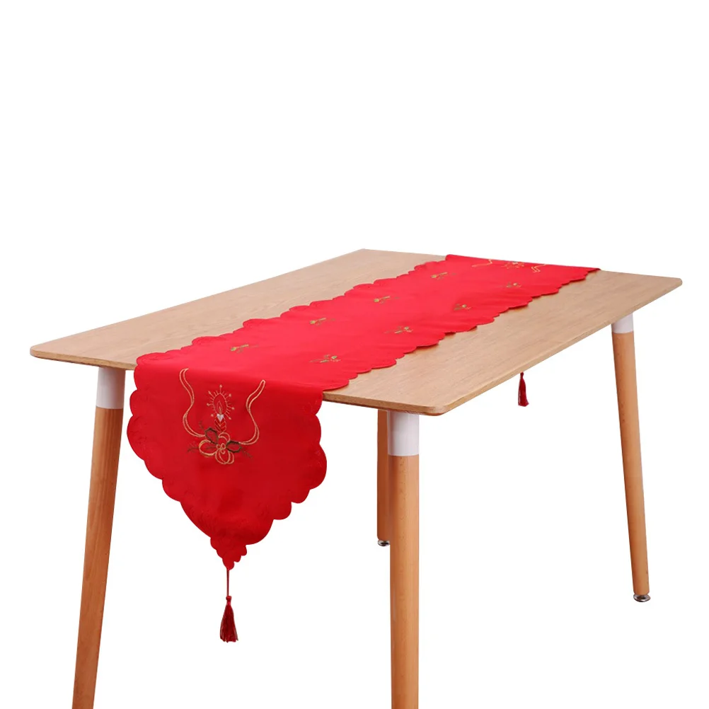 

Christmas Embroidery Tablecloth Pattern Red Polyester Decorative Long Table Runner Xmas Party Holiday Winter Home Decor