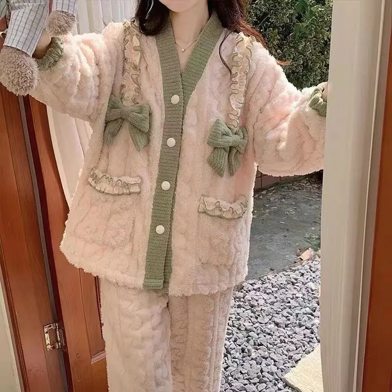 بيجامة نسائية من الصوف المرجاني بيجامات خريف وشتاء ملابس نوم مريحة مبطنة بالصوف سميكة تحافظ على الدفء ملابس منزلية حلوة