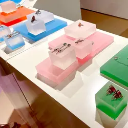 Acrylic Square Display Block Color Polished Cubes Acrylic Jewelry Display Stand for Jewelry Ring Showcase Holder Base Collection