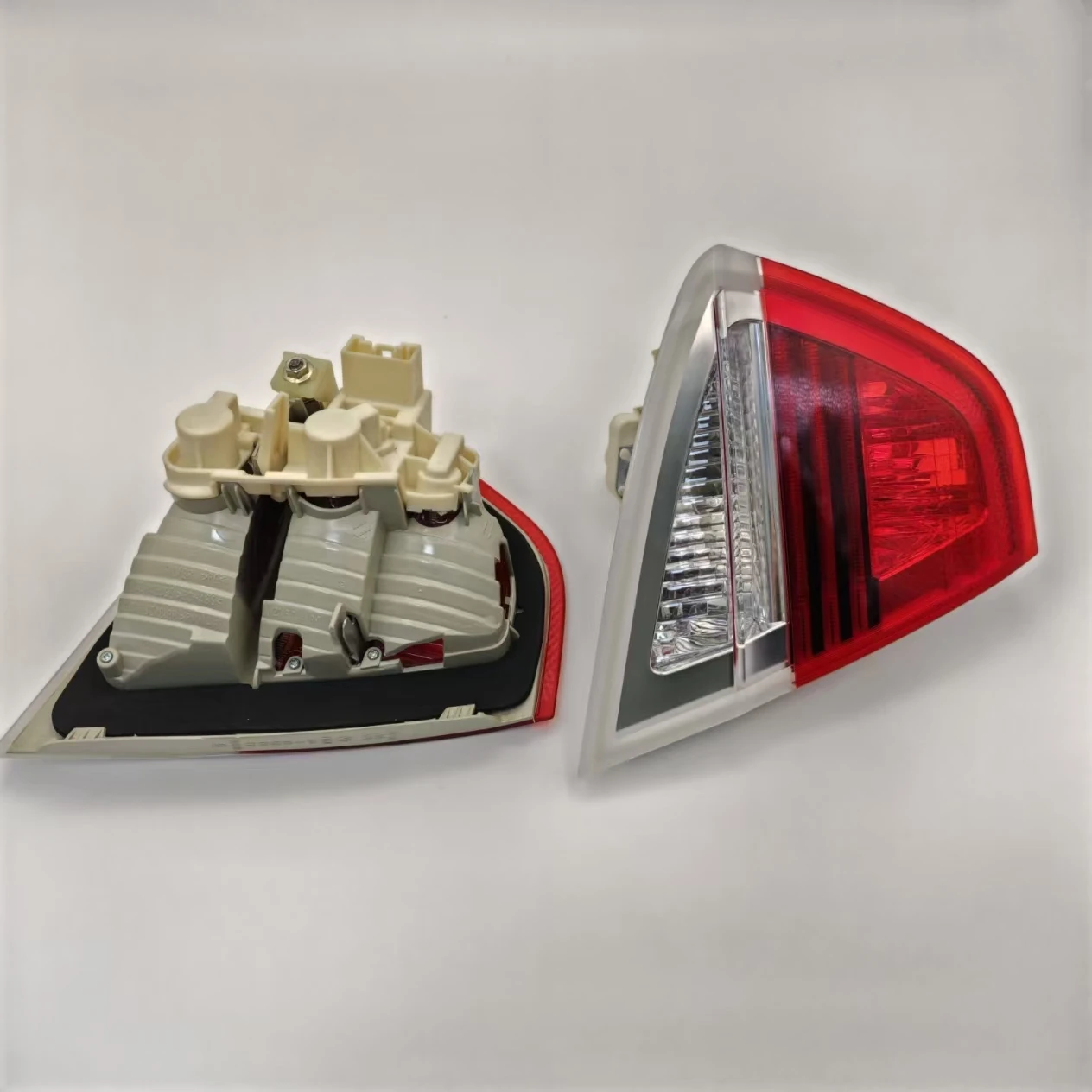 Car Trunk Taillights For BMW 3 Series E90 318/320/325/330/328