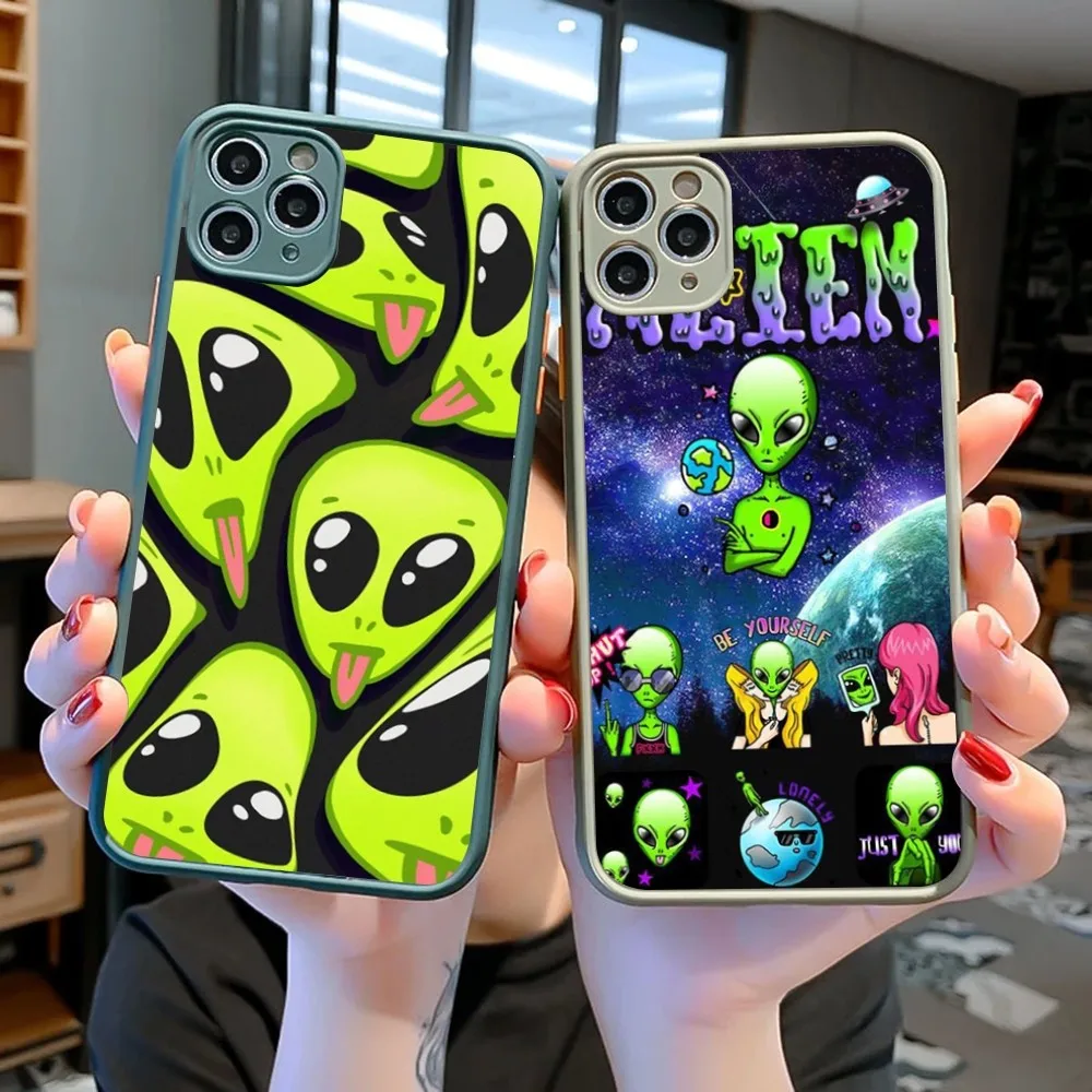 

Funny Aesthetics Cartoon Alien Space phone case For IPhone 14 X XR XS 7 8 Plus 11 12 13 Pro MAX 13mini Matte Shockproof Case