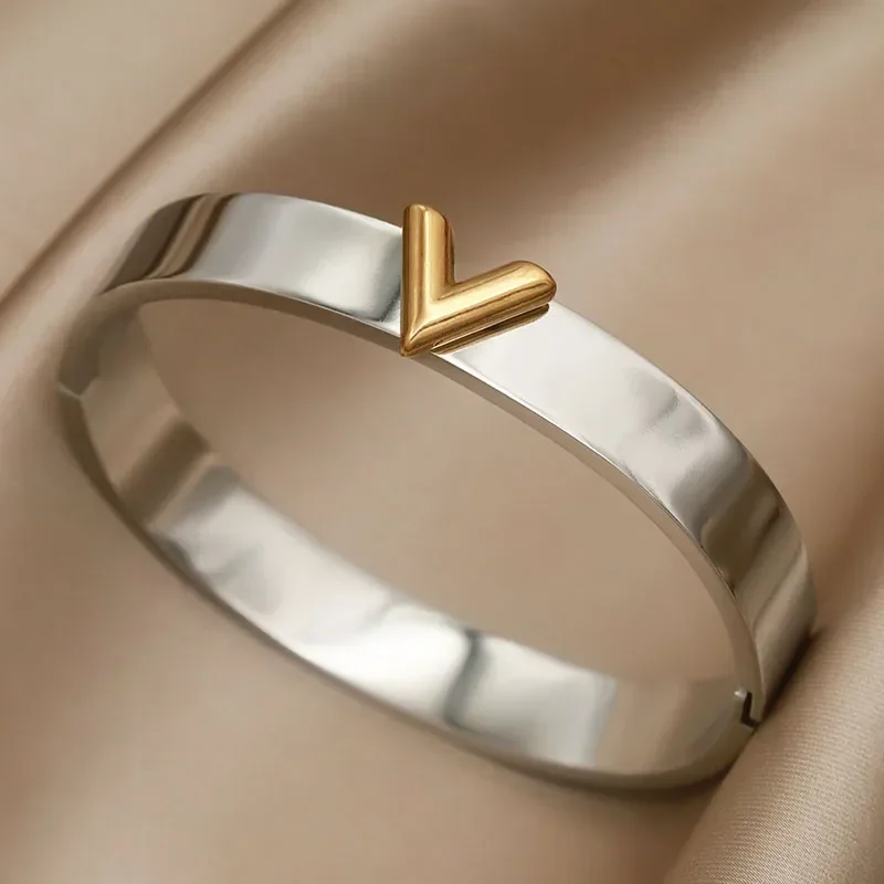 Stainless Steel Metal Letter V Bangles&bracelets for Women Fashion Brand Jewelry Contrast Color Bangles Accessories