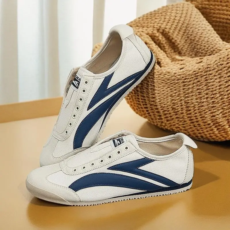 

700 New couple casual sports shoes for men, versatile, trendy, low top shoes for women sneakers women