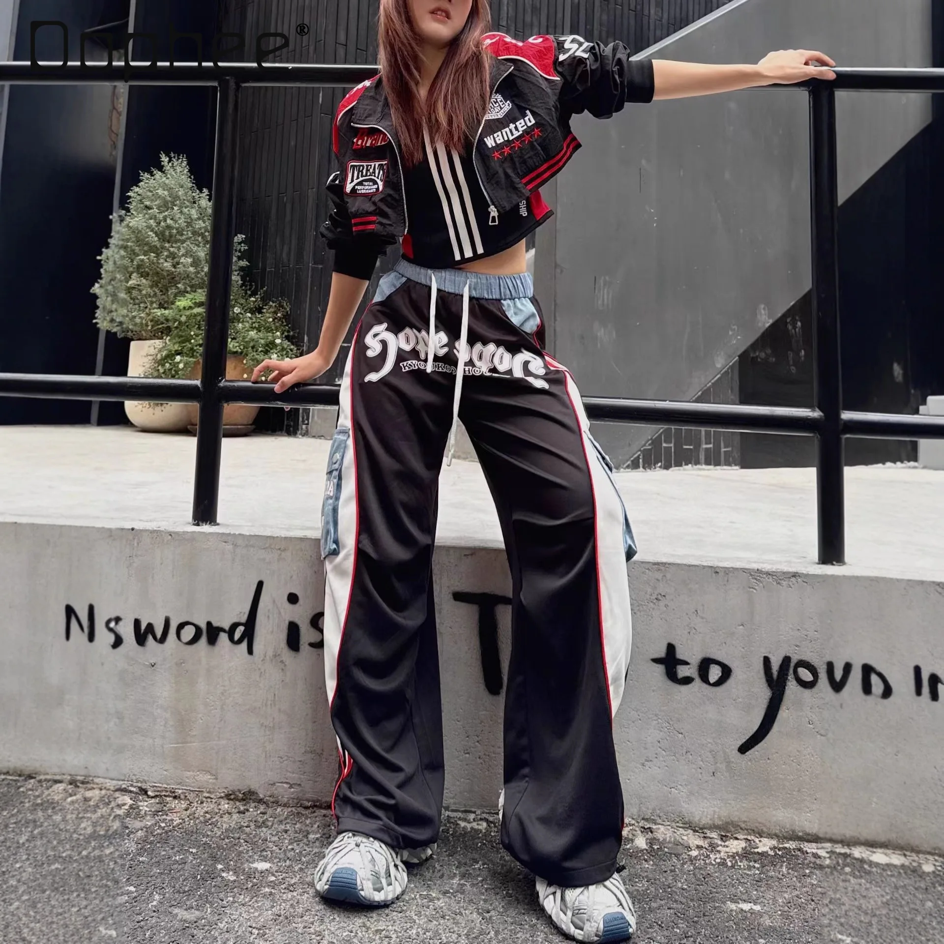 

European Style Casual Pants for Women 2026 Spring New Large Pocket Letter Print Embroidery Patchwork Denim Trousers Trendy