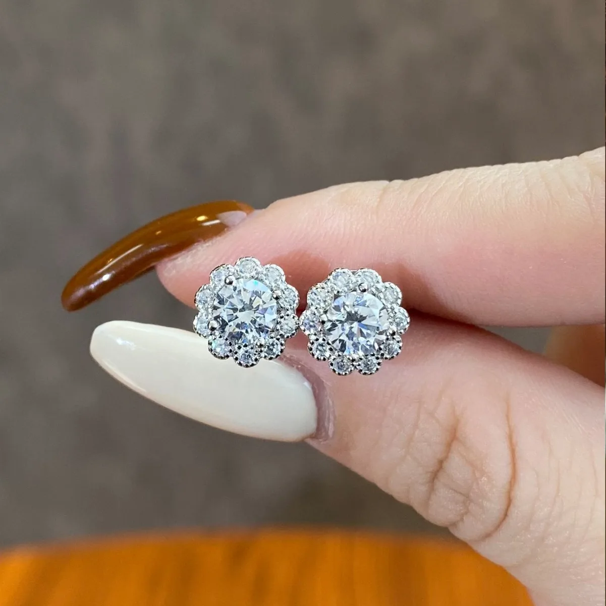 

S925 Rhodium Plated Silver 0.5CT D Color Moissanite Sunflower Ear Studs for Women, Exquisite Jewelry